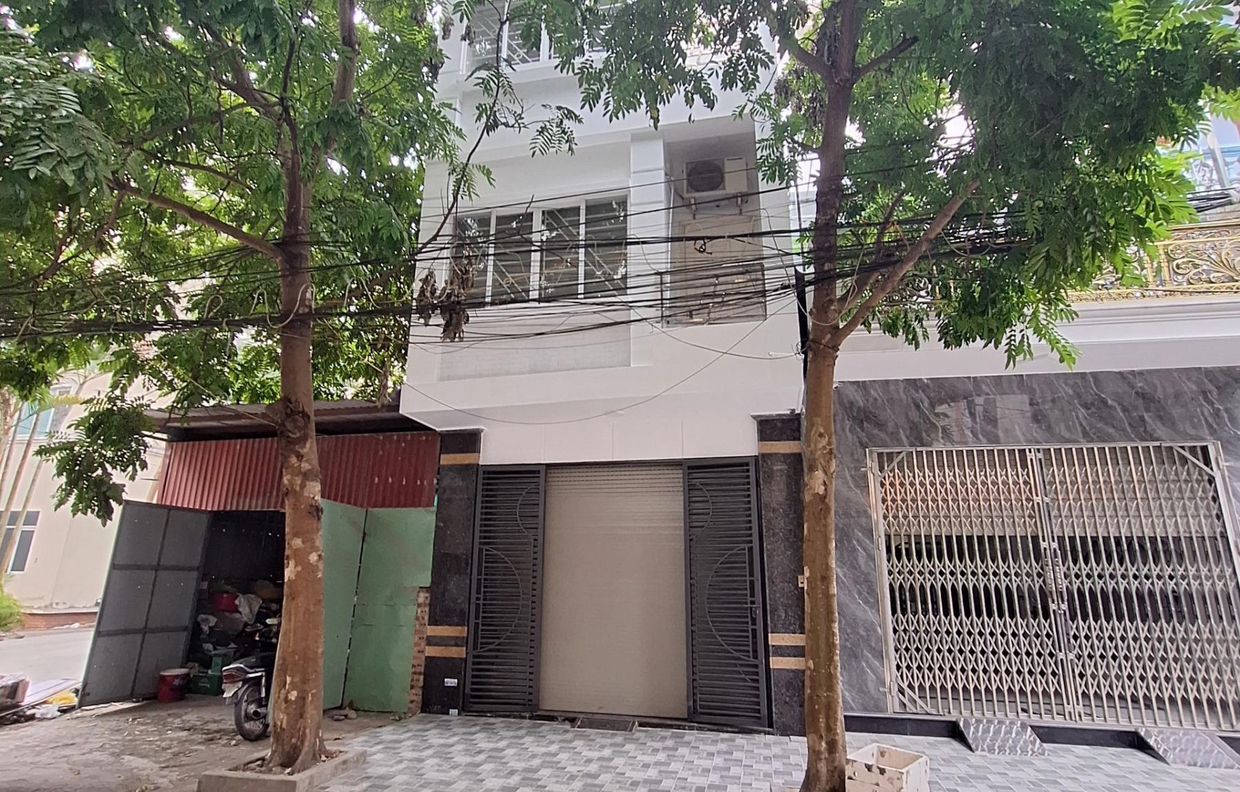 Nhà 3 tầng 87,5m2 mặt đường Hoàng Ngọc Phách, Kênh Dương