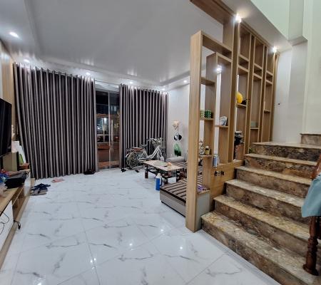 Nhà 4 tầng 46m2 mặt đường Hoàng Ngọc Phách, Kênh Dương