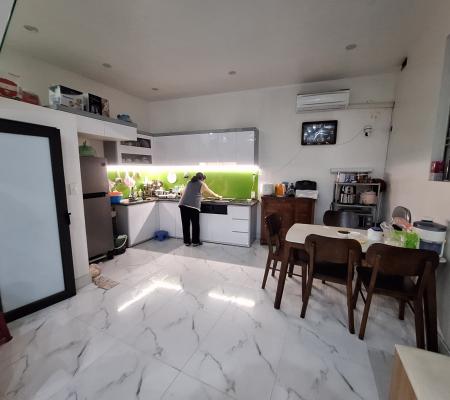 Nhà 4 tầng 46m2 mặt đường Hoàng Ngọc Phách, Kênh Dương